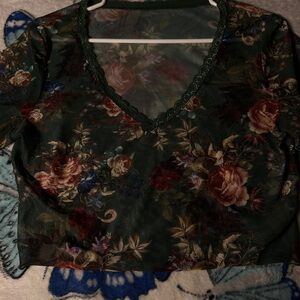 Floral Crop Top🍃🌹